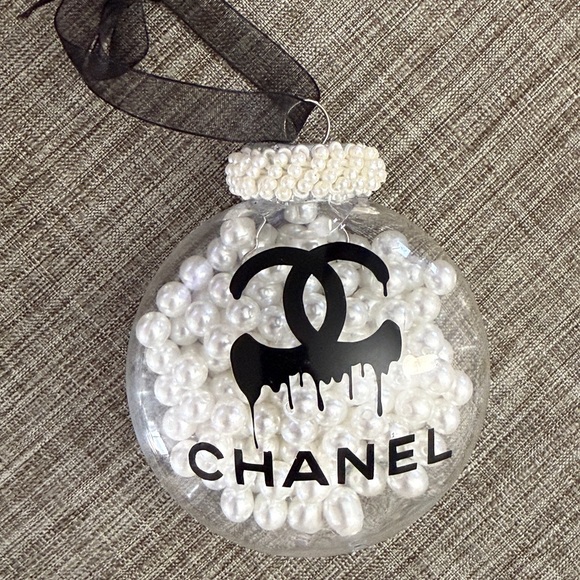 Christmas Ornament Set 4, Holiday Gift, Handmade Present, Pearls, Black/White - Picture 9 of 16